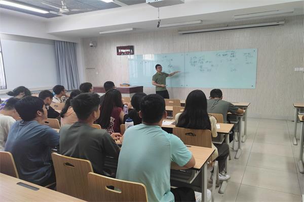 975c5d464f67425b872f012662d04cd4.jpg 政治理论学习照片2.jpg